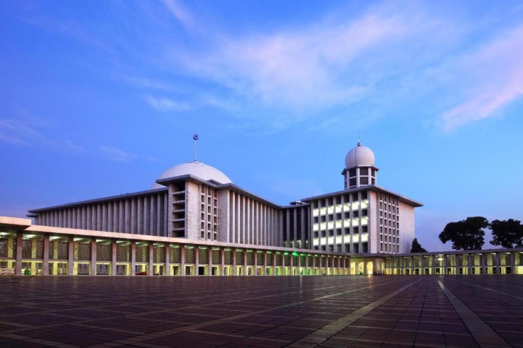 Super Oyo 91074 Stariez Senen Syariah Hotel Jakarta Exterior photo